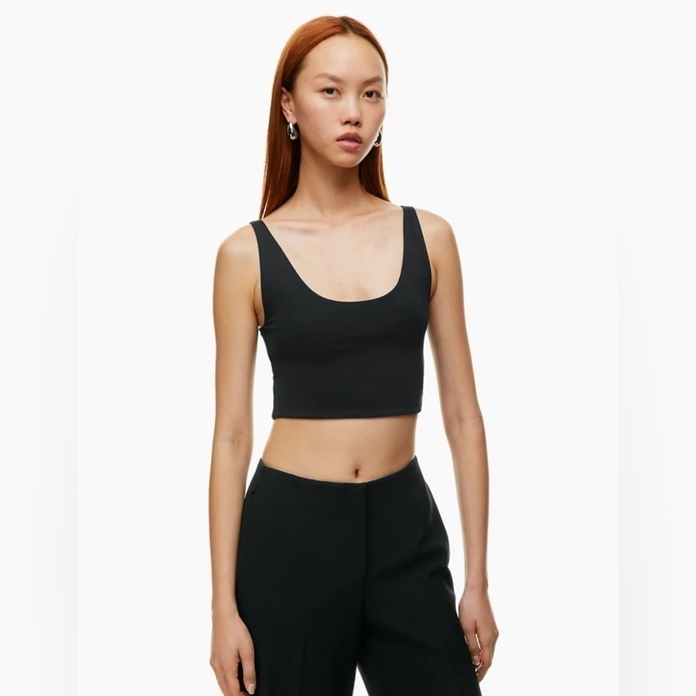 Aritzia Babaton Contour Scoopneck Tank